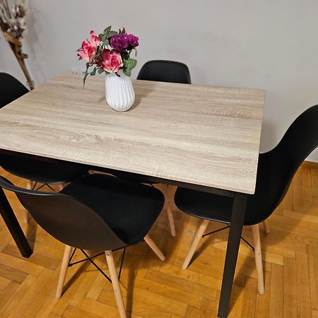 Cosy Apartment In The Heart Of The City كالاماتا المظهر الخارجي الصورة