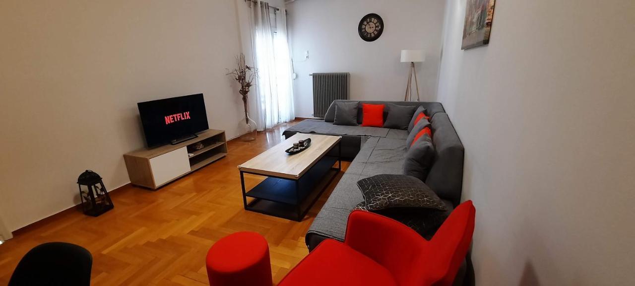 Cosy Apartment In The Heart Of The City كالاماتا المظهر الخارجي الصورة