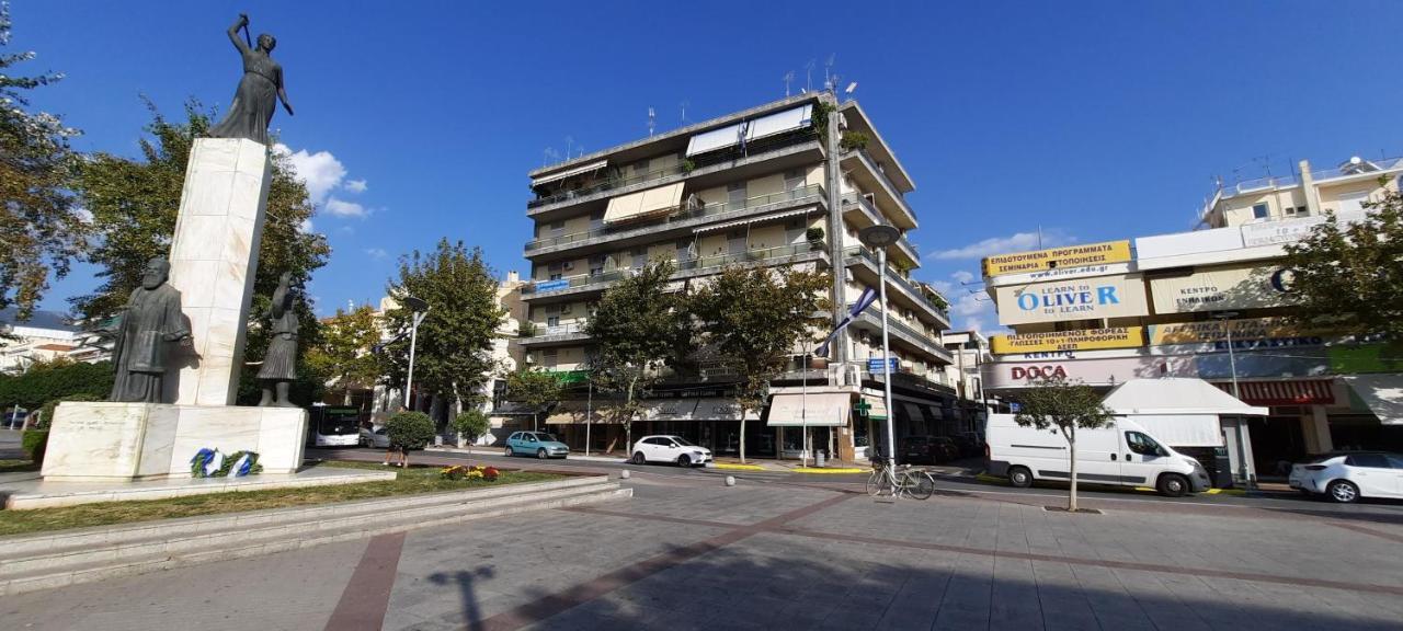 Cosy Apartment In The Heart Of The City كالاماتا المظهر الخارجي الصورة