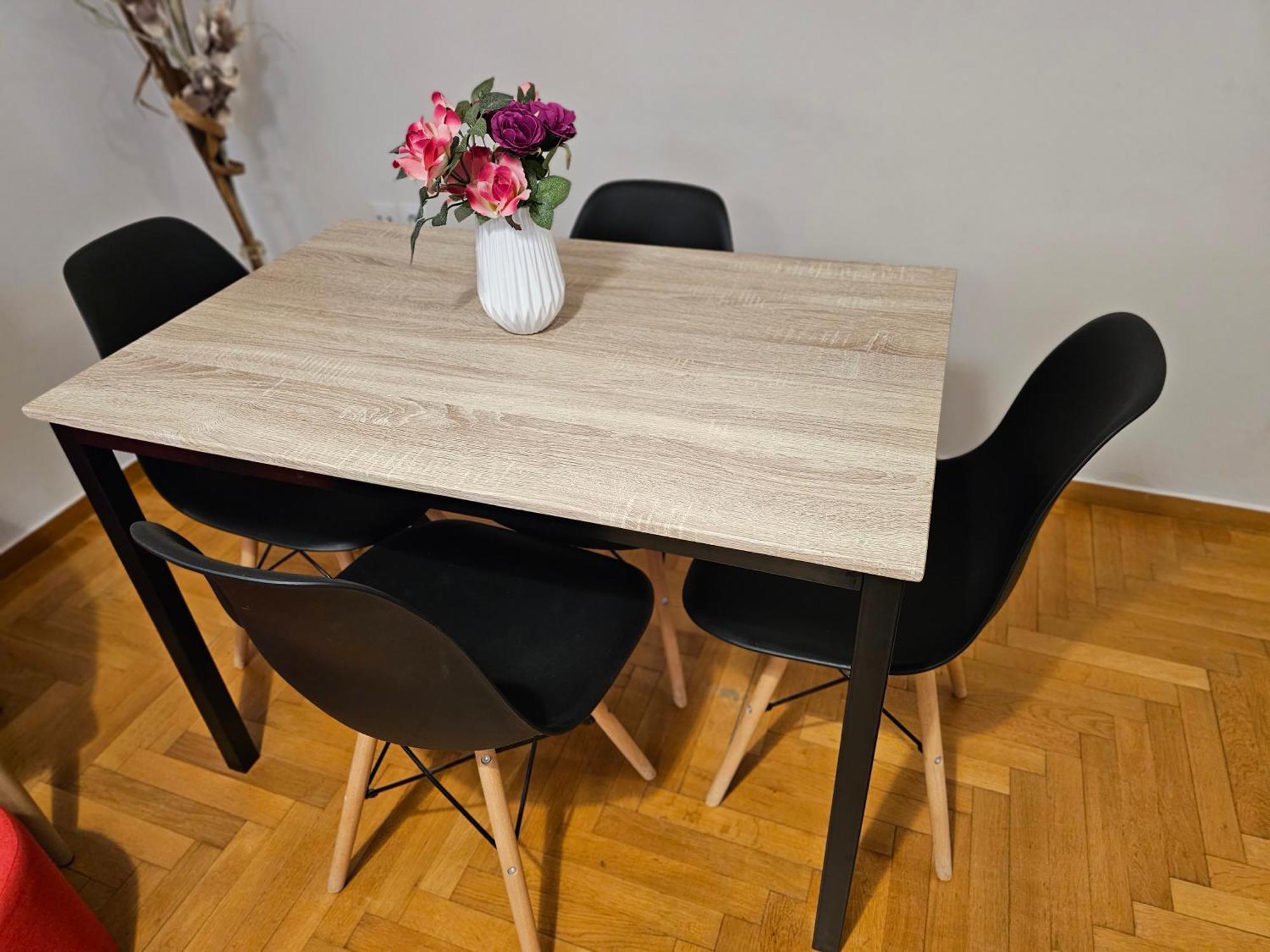 Cosy Apartment In The Heart Of The City كالاماتا المظهر الخارجي الصورة